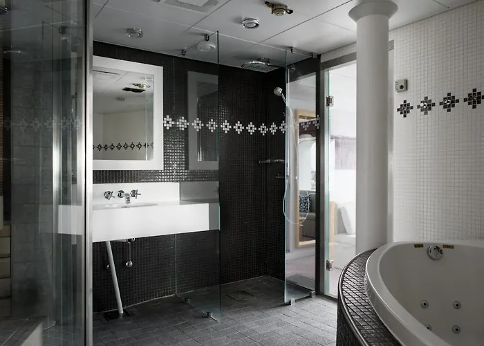 Tallink Silja Line Ferry - 2 Nights Return Cruise To Stockholm * هلسنكي